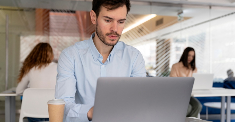 Cómo crear una página web sencilla y profesional como agente de seguros