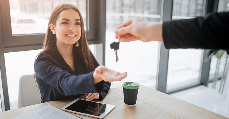 Reels vs Historias: ¿cuál funciona mejor para vender seguros?